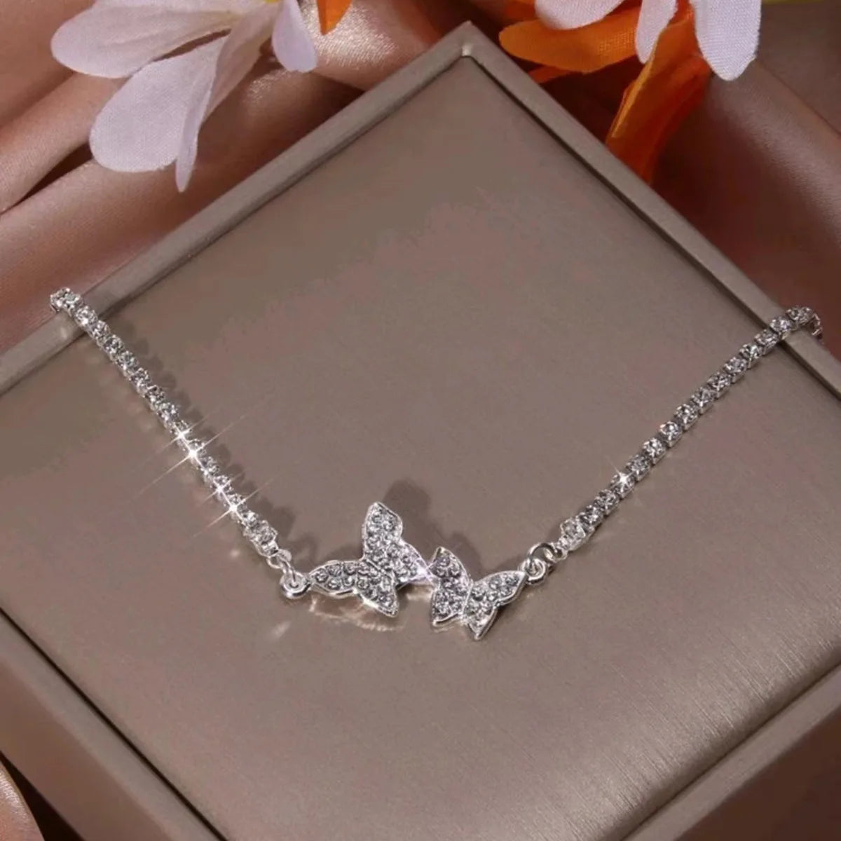 Flutter Shine Bracelet